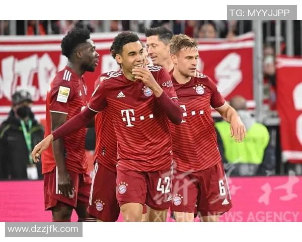 德甲赛场:拜仁慕尼黑全胜领跑,多特蒙德表现抢眼 德甲赛场:拜仁慕尼黑全胜领跑,多特蒙德表现抢眼